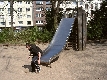 Evil entdeckt seinen Spieltrieb neu...